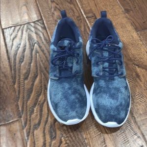 NIKE BLUE AND WHITE ACID DENIM SNEAKERS